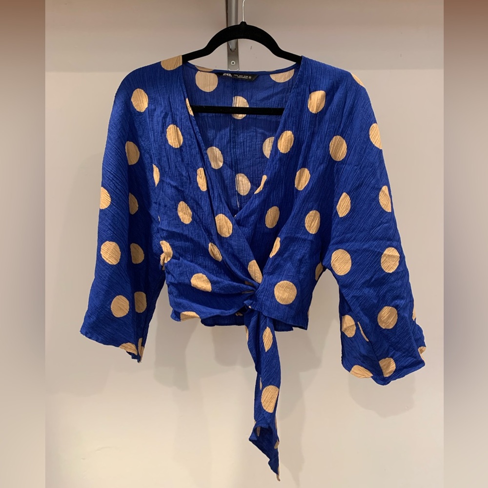 ⭐️ Zara Blue Polka Dot Top ⭐️